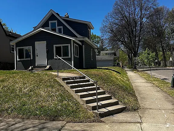 2 bed, 950 sqft, $1,700 — Photo 2