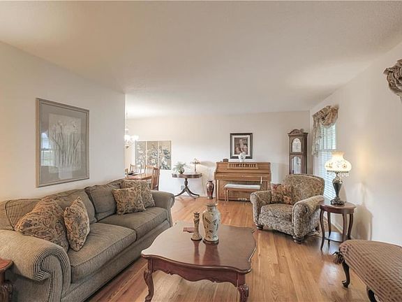 5th image of 9201 W 89th St