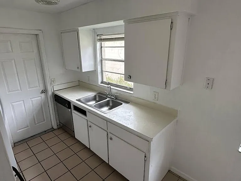 5523 Lehigh Ave #1 — Photo 7