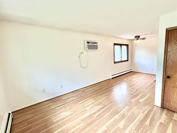 2nd image of 5751 Quincy St #4