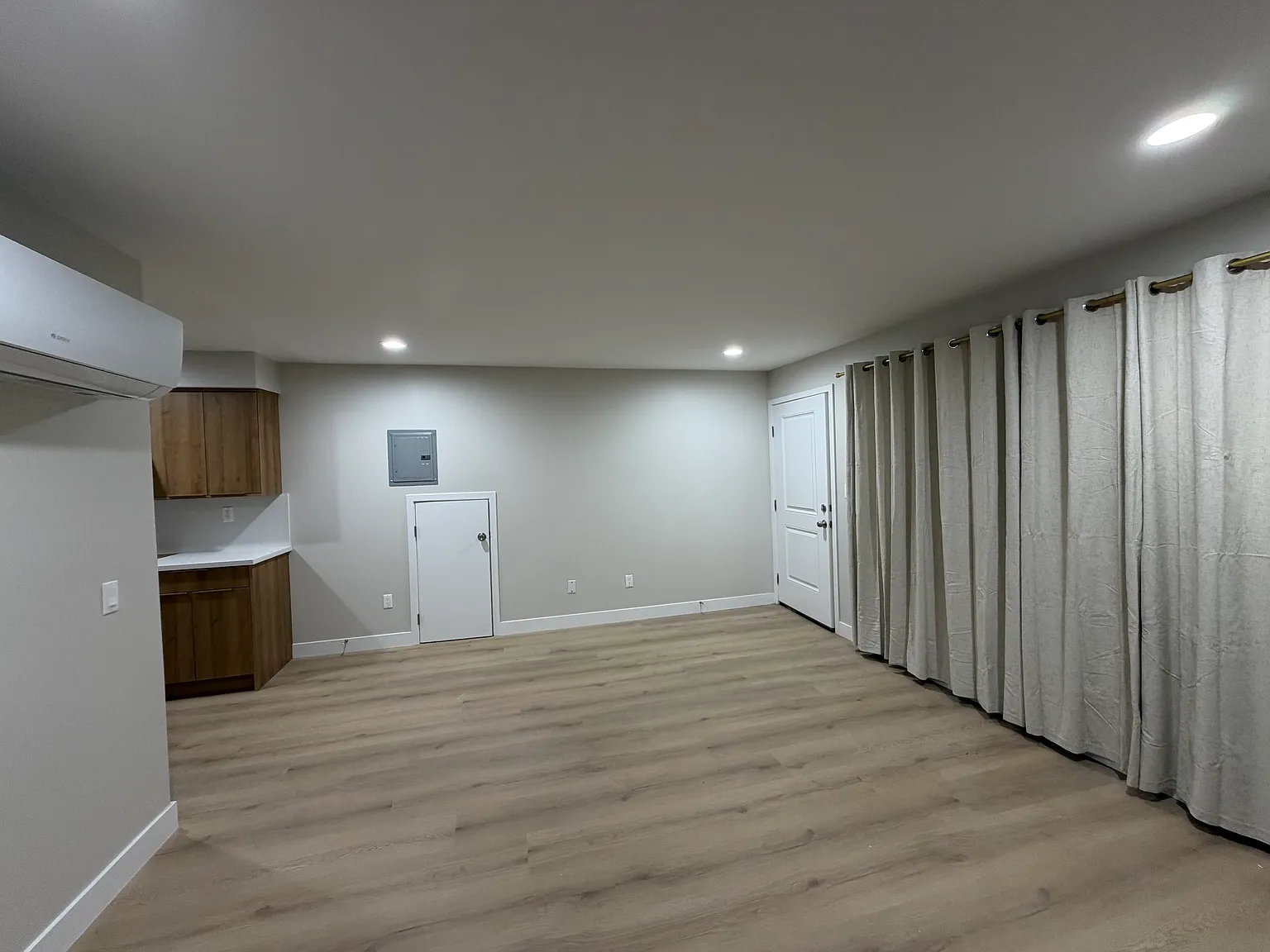 2 bed, 710 sqft, $2,995 — Photo 4