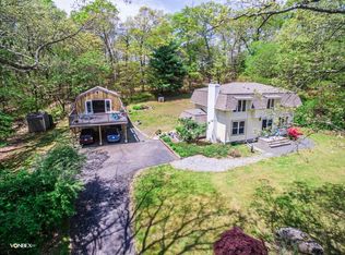 215 Congdon Hill Rd, Saunderstown, RI 02874