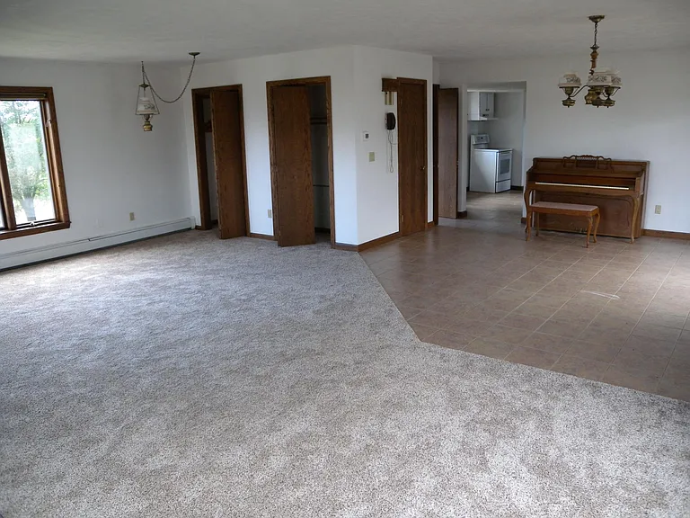 8960 Hatch Hollow Rd — Photo 5