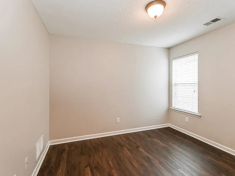 7852 Ridgedale Dr — Photo 12