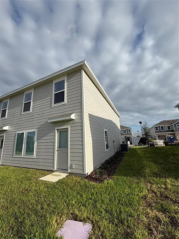 3 bed, 2.5 bath, 1423 sqft, $2,200 — Photo 4
