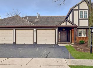 231 Stanhope Dr UNIT B, Willowbrook, IL