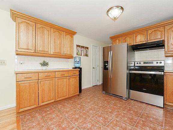 5th image of 22 Potter Ave Unit 6