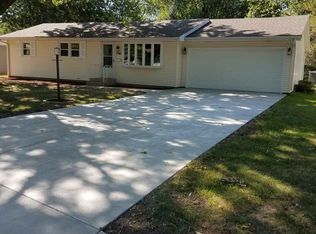 1340 Shawnee Dr, Bourbonnais, IL 60914