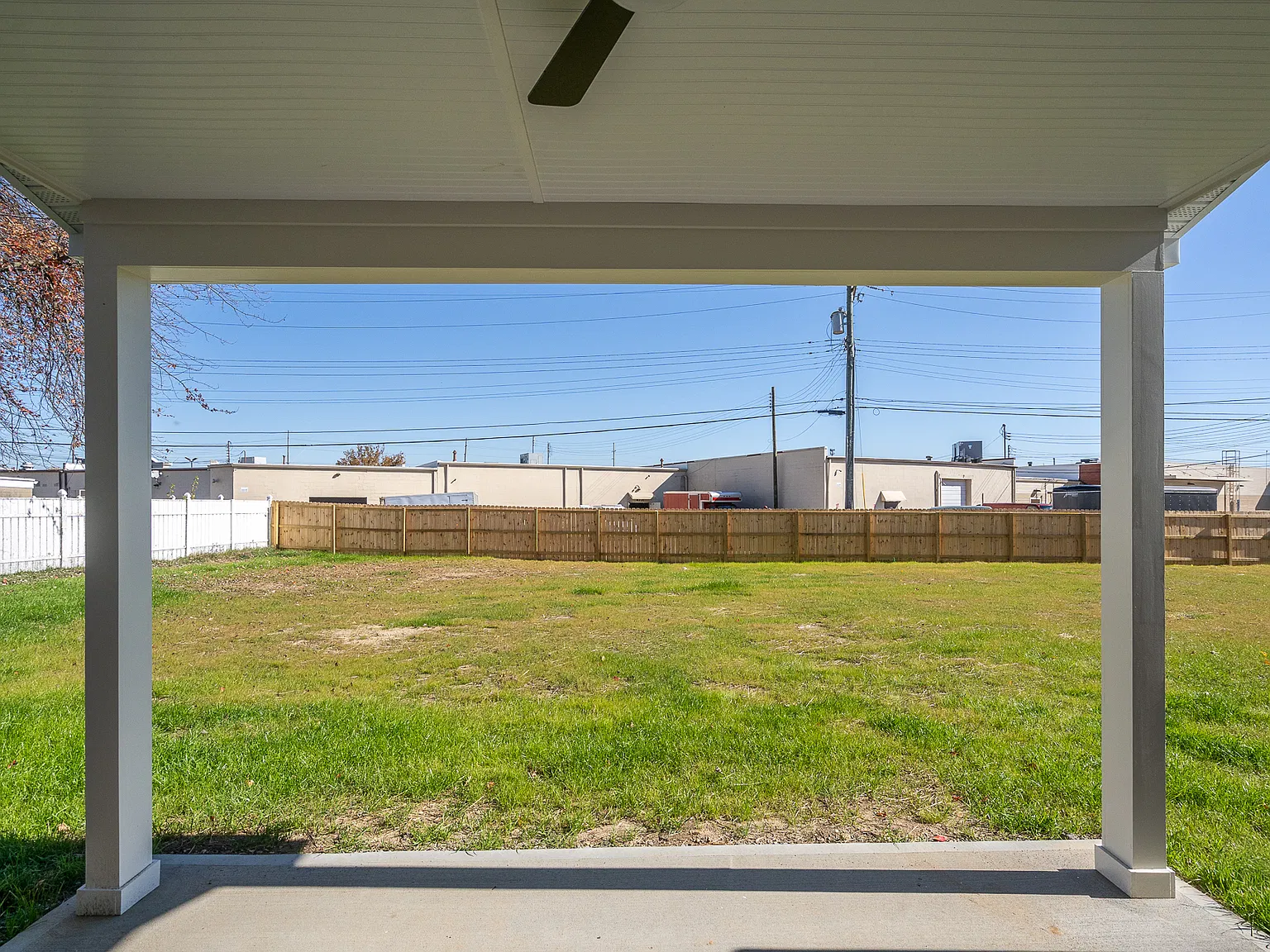 4 bed, 3.5 bath, 2000 sqft, $2,700 — Photo 2