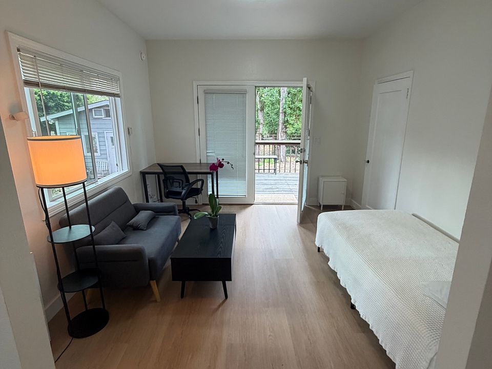 1st image of 2716 Prince St #A