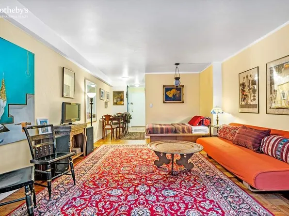 321 East 48th Street image 1 of 10