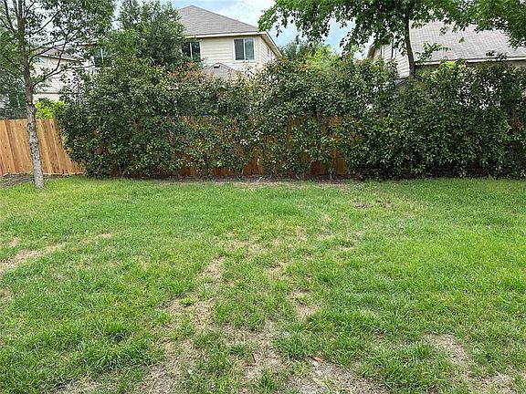 3rd image of 2112 Bentwood Dr