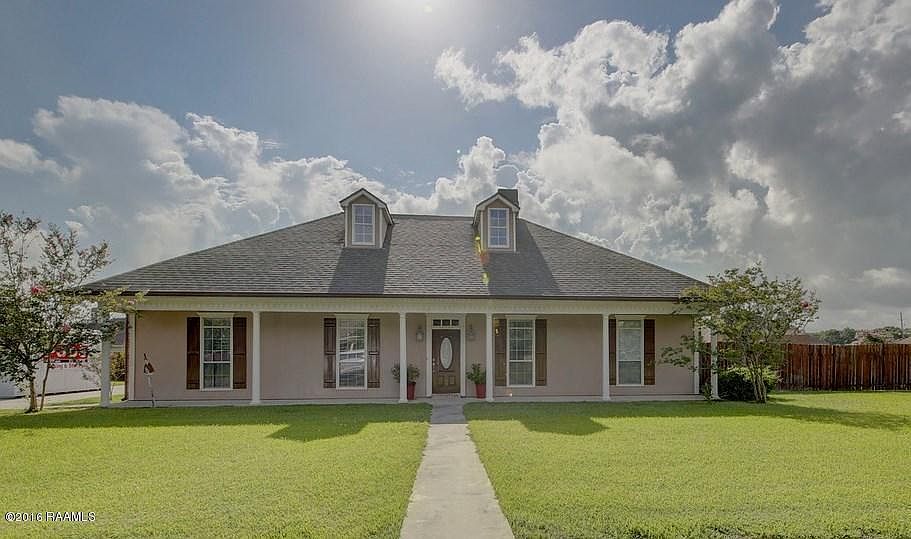1st image of 106 White Tail Dr