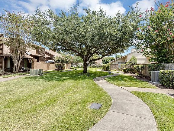 4th image of 13627 Garden Grove Ct #385