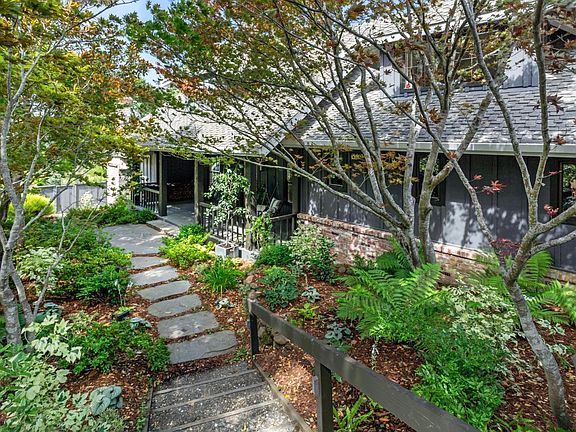3rd image of 52 Cypress Ave