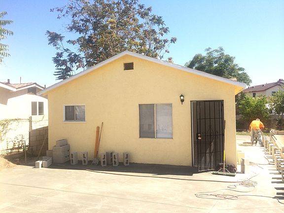 2nd image of 3332 Kelburn Ave