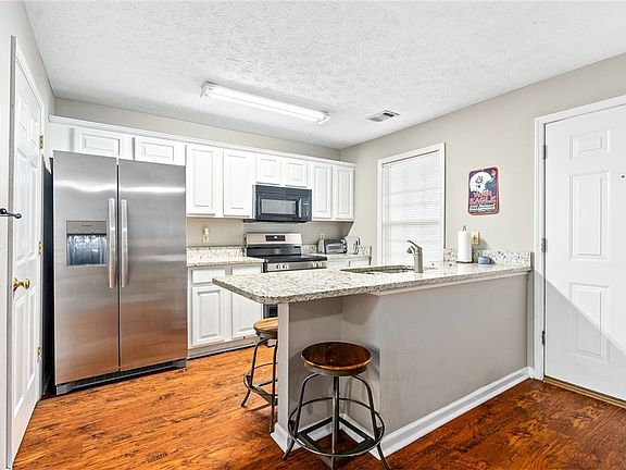 4th image of 544 W Glenn Ave APT 108