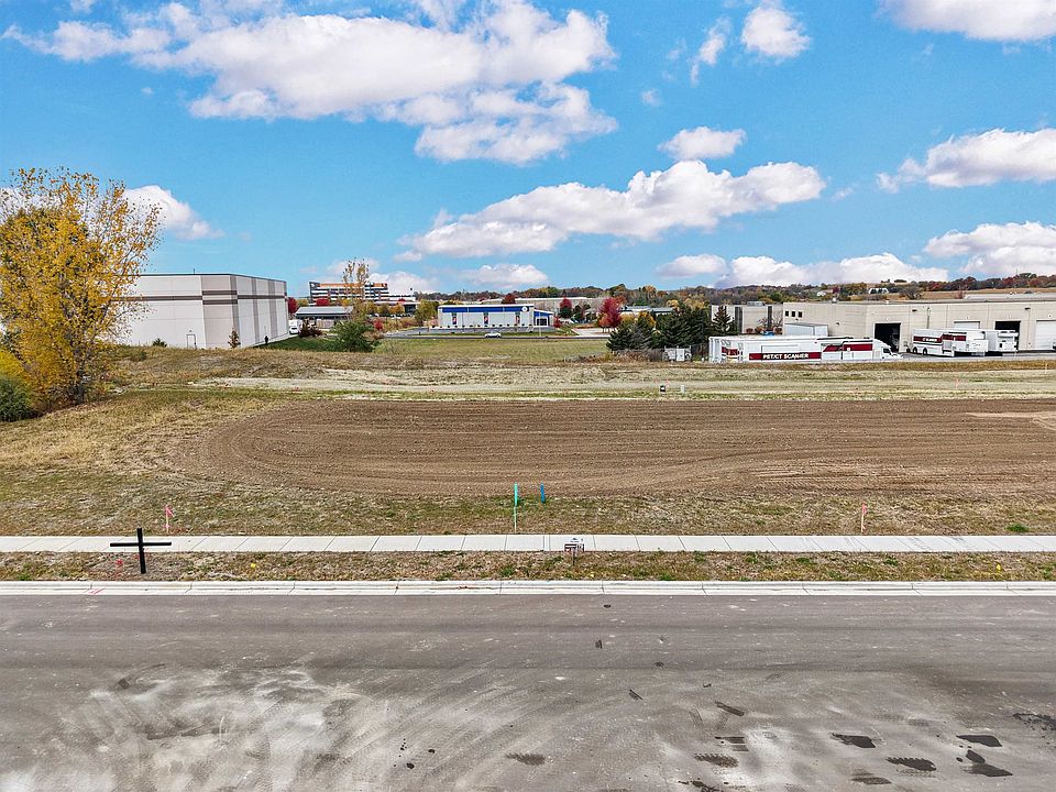 2nd image of 208 Michelle Ln