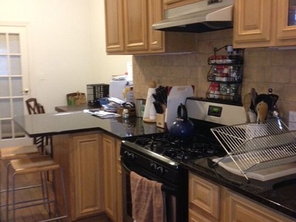 5th image of 704 Leonard St APT 3L
