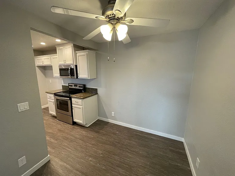 Park Plaza Apartments — Photo 124