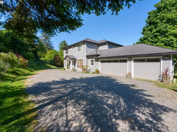 16711 Thompson Rd, Brookings, OR 97415