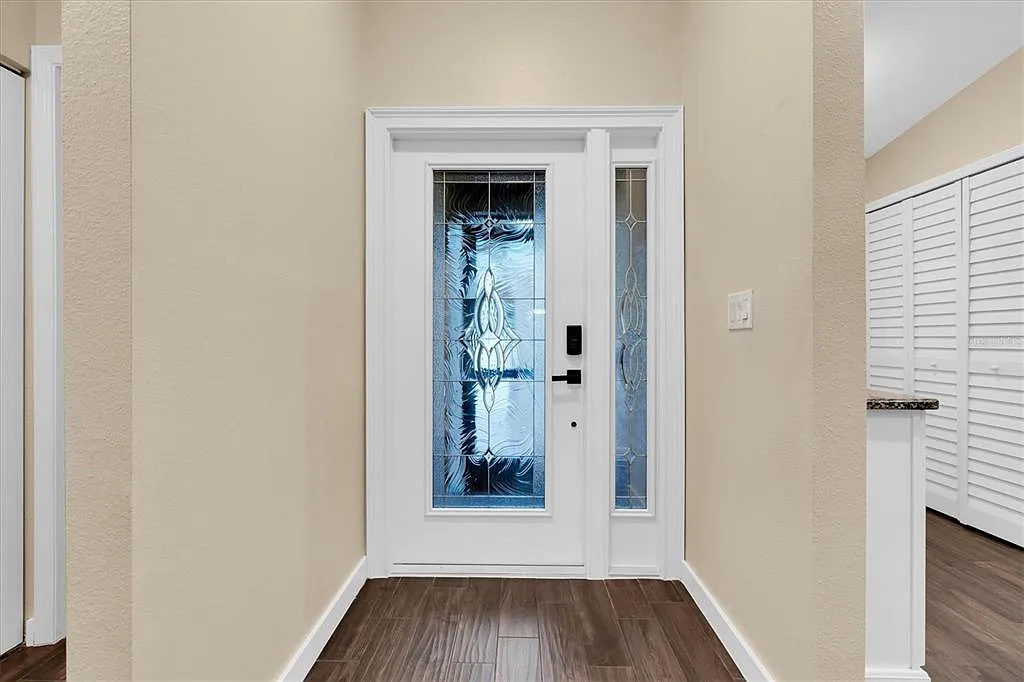 3 bed, 2.0 bath, 1200 sqft, $2,500 — Photo 4