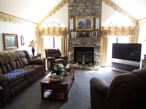 4th image of 2521 Canyon Creek Dr