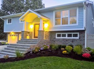 22 Eldridge Pl, Glen Cove, NY