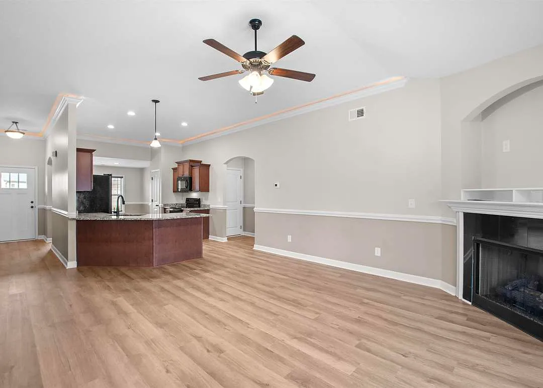 3 bed, 1584 sqft, $2,700 — Photo 2
