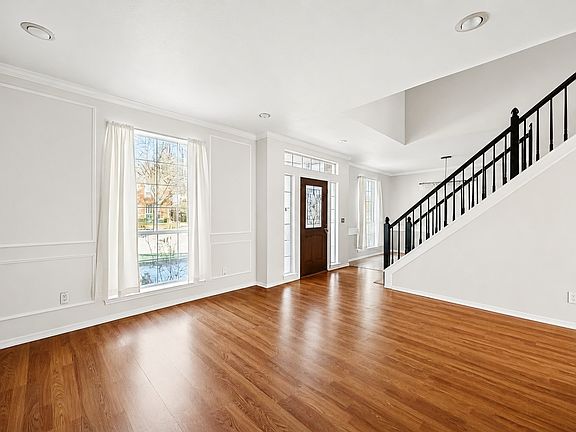 3rd image of 2657 Hillside Dr