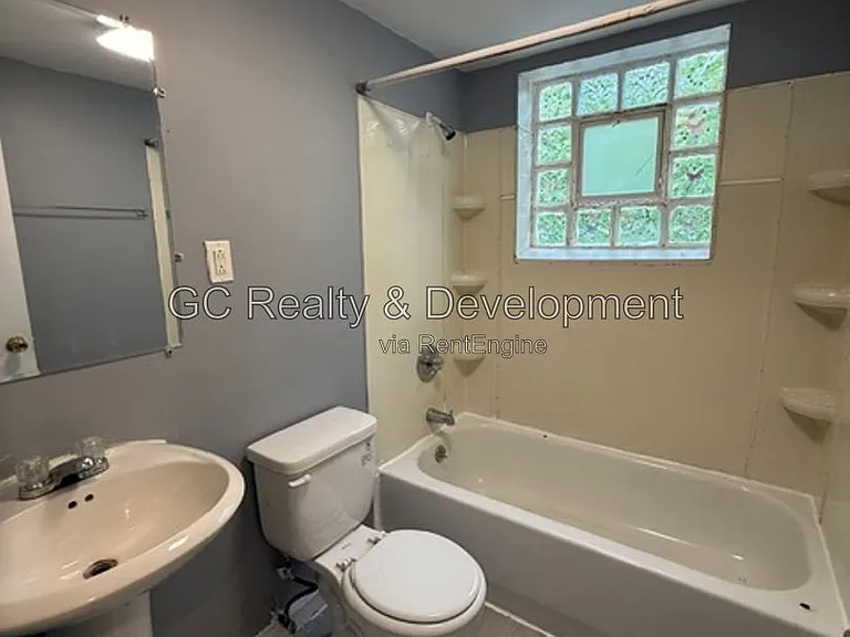 328 Wilson Ave #A — Photo 10