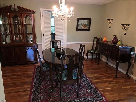 5th image of 3158 Somerset Dr