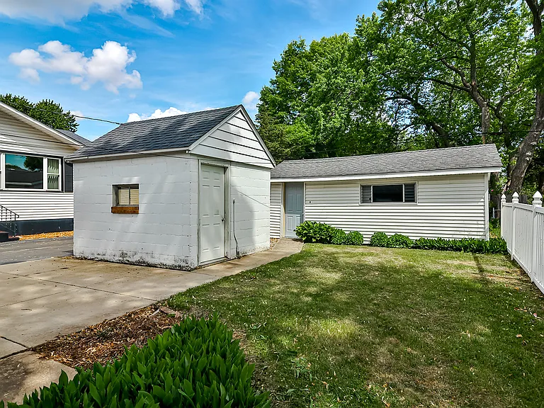 304 Merrill Ave — Photo 7