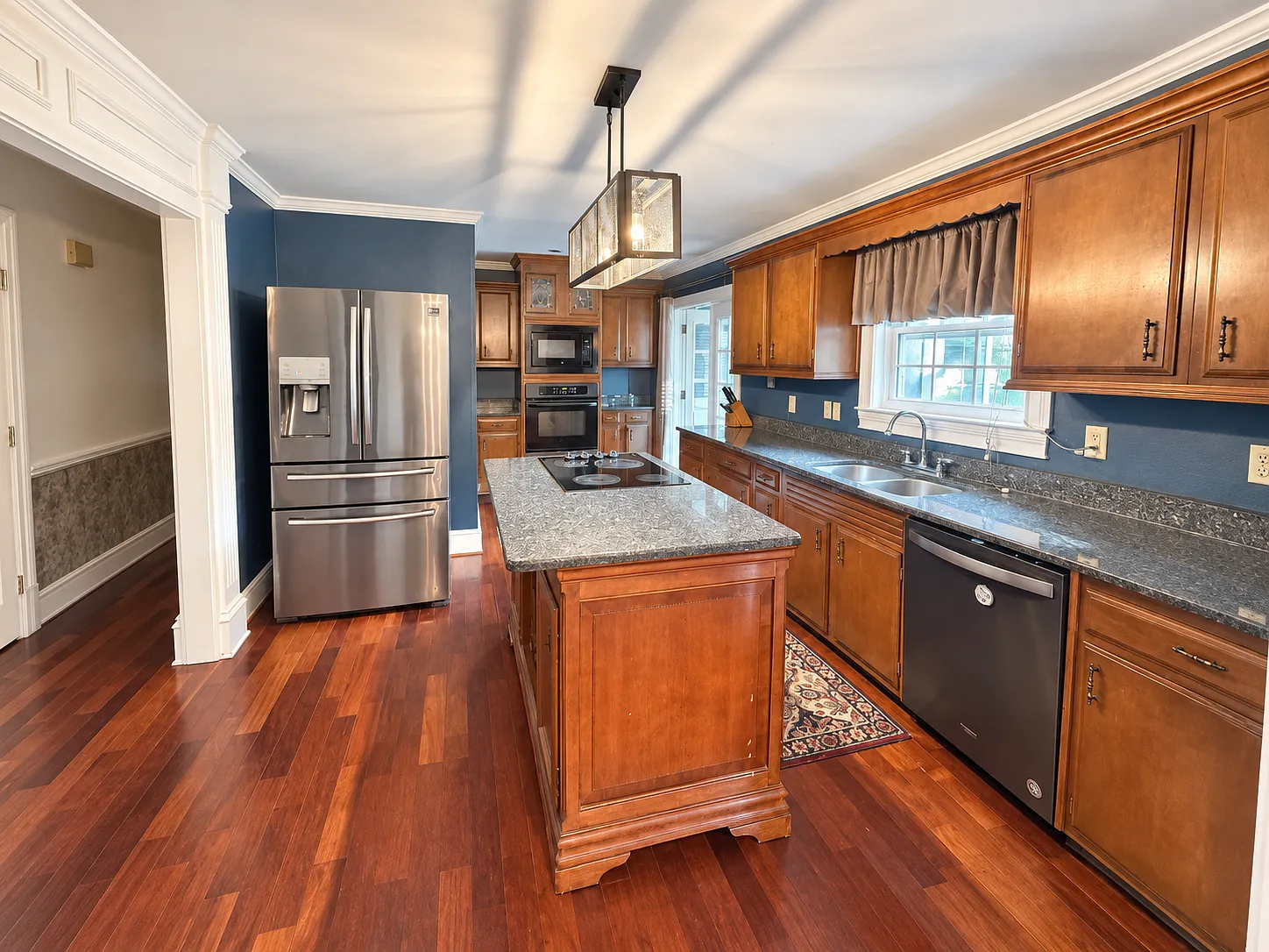 3 bed, 2632 sqft, $3,100 — Photo 3
