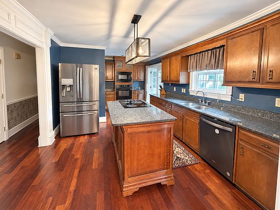 3rd image of 4404 Aimee Ln