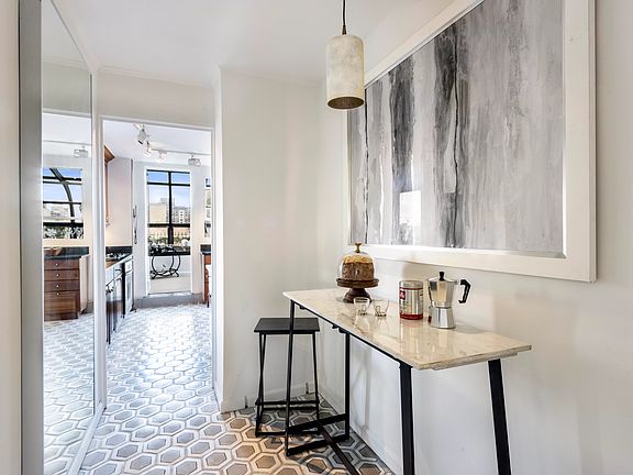 5th image of 930 5th Ave Penthouse E