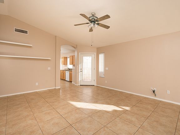 5th image of 627 W McRae Dr