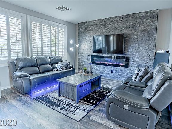 5th image of 3520 W El Campo Grande Ave