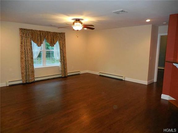 4th image of 121 Fletcher Dr N
