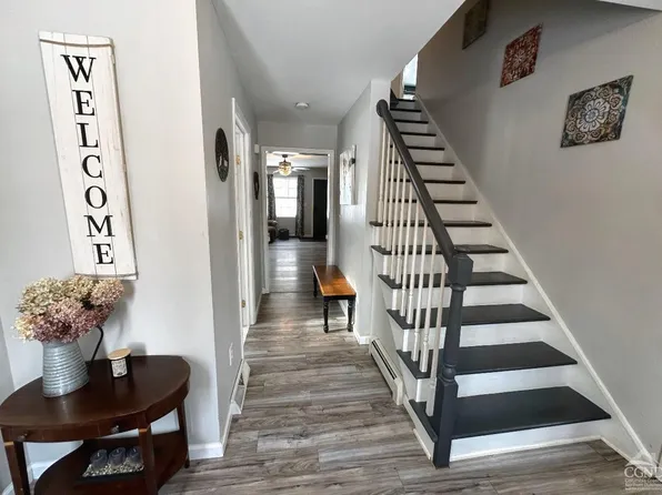 27 N Valley, Canaan, NY 12029