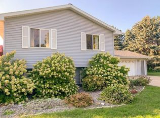 13 Circle Dr W, Welcome, MN 56181