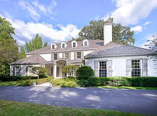 145 Thorntree Ln, Winnetka, IL 60093