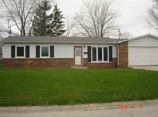 352 N Park Ln, Butler, IN 46721