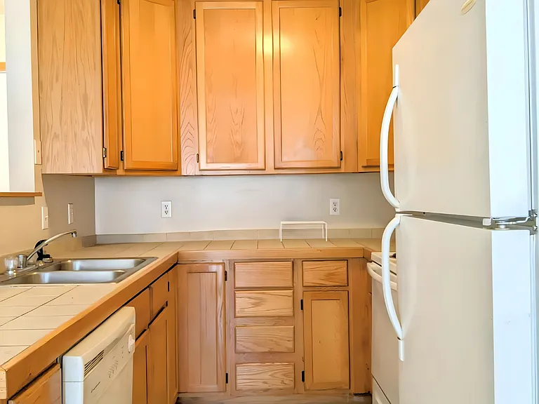 Twin Pines Apartments — Photo 42