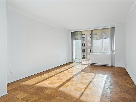 3rd image of 220 E 65th St APT 8D