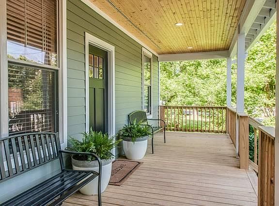 2nd image of 2107 Jones Cir