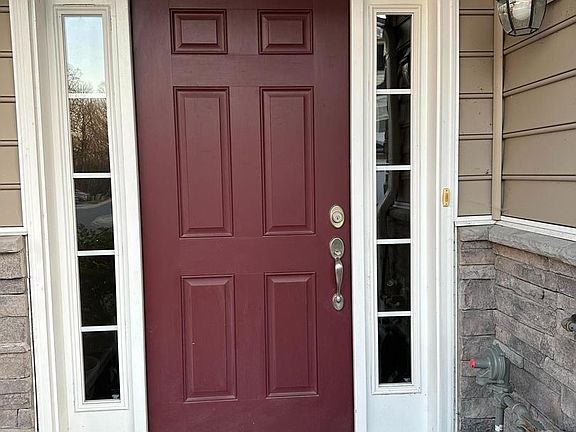 2nd image of 617 S Twin Lakes Blvd