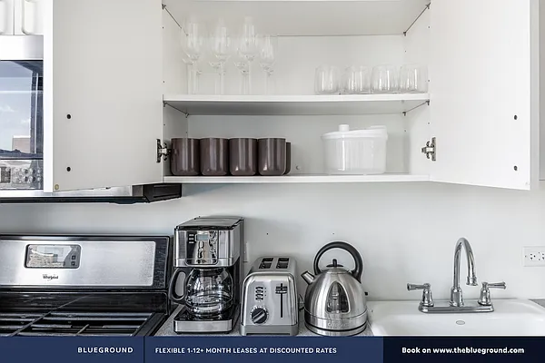 Rented by The Blueground | media 8