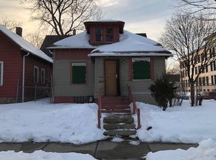 2577 N 28th St, Milwaukee, WI 53210