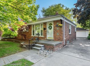 9830 Seltzer St, Livonia, MI 48150